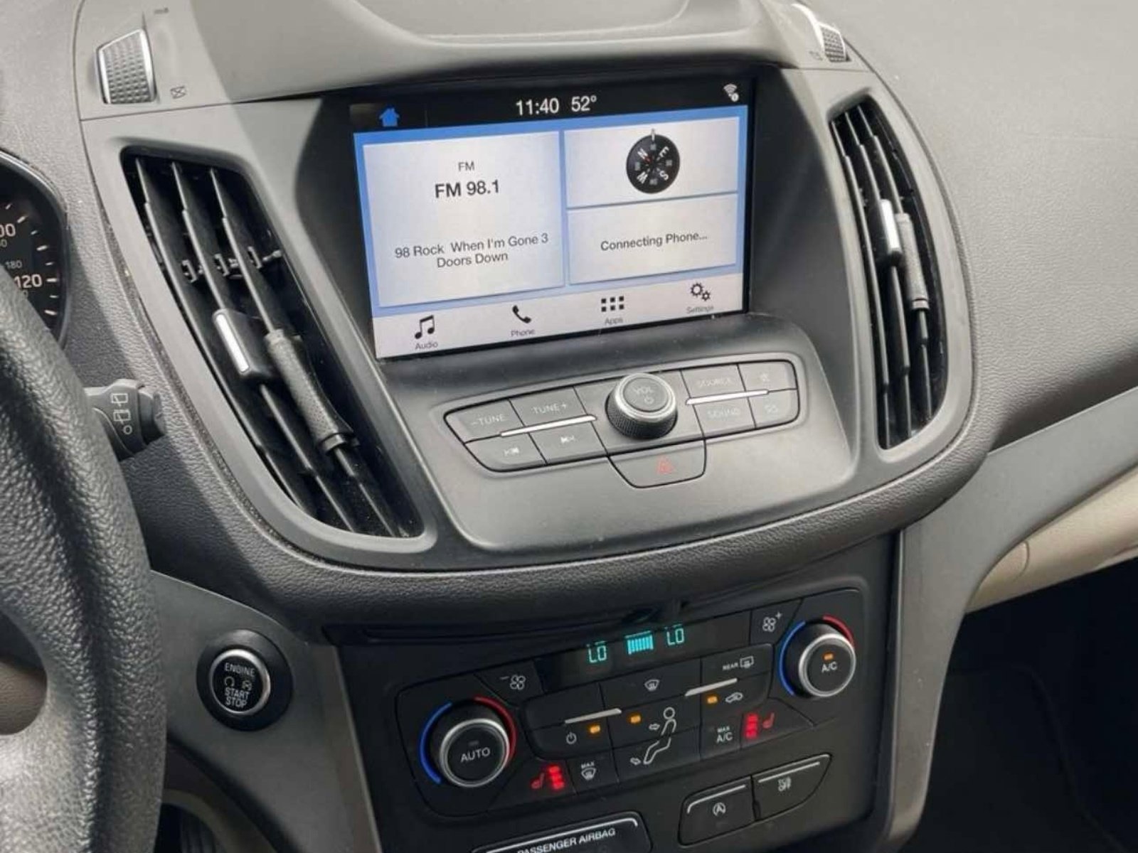 Used 2019 Ford Escape SE image 9