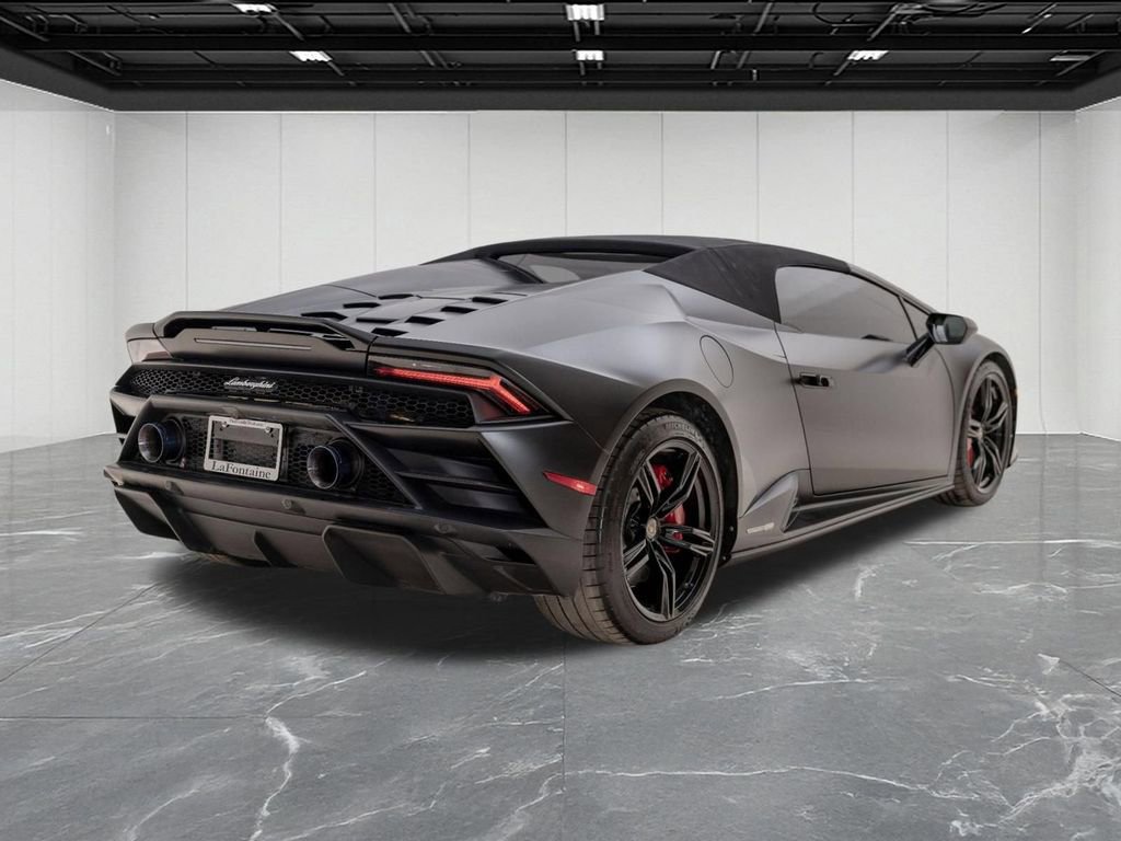 Used 2020 Lamborghini Huracan EVO image 2
