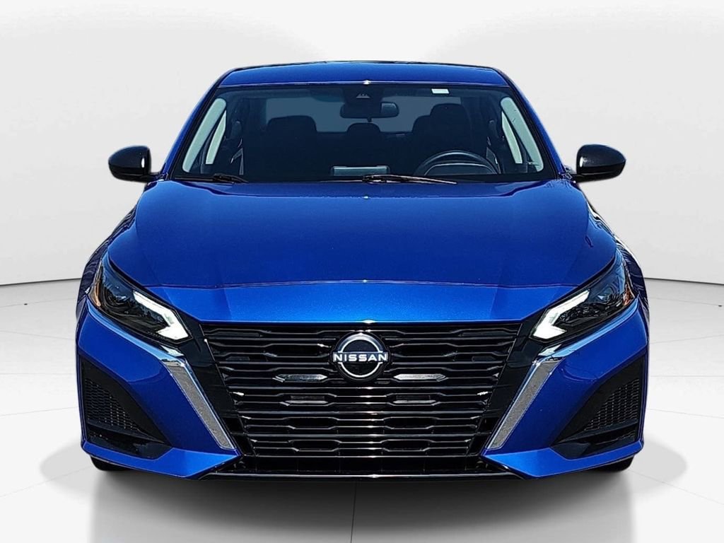 Used 2025 Nissan Altima 2.5 SV image 11
