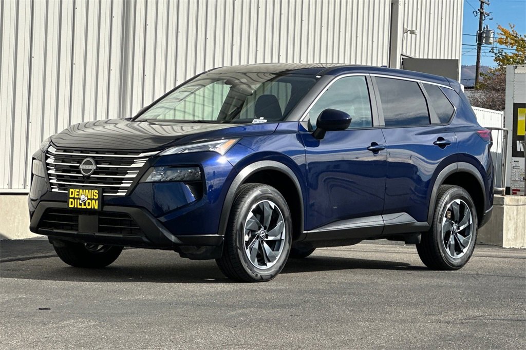 Used 2025 Nissan Rogue SV image 9