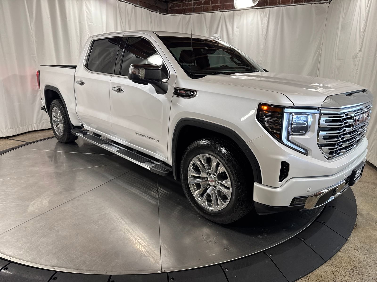 Used 2023 GMC Sierra 1500 Denali w/ Technology Package image 10