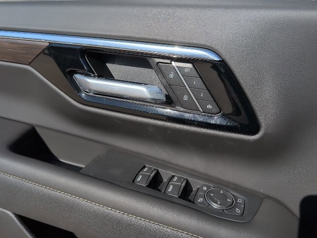 New 2026 Chevrolet Suburban Premier image 19