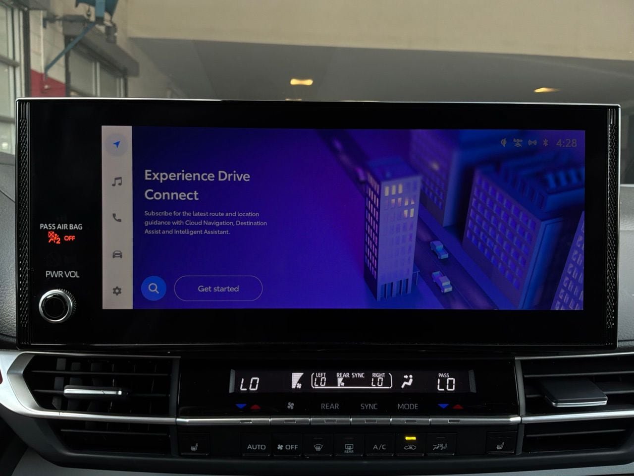 Used 2026 Toyota Sienna XLE FWD image 36