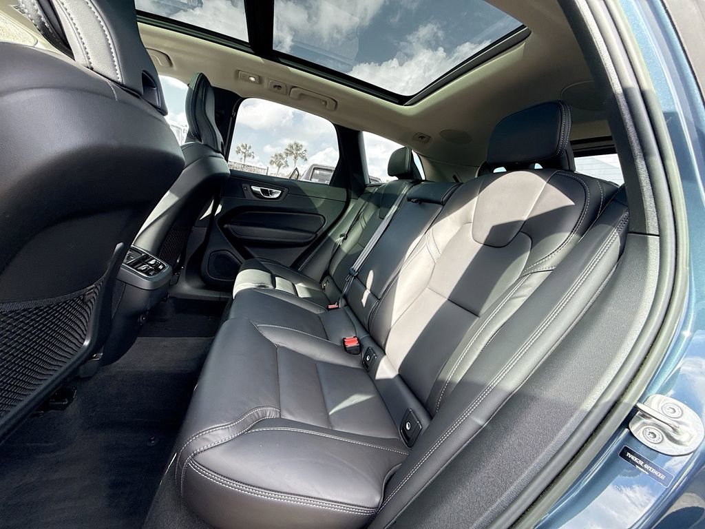 Used 2022 Volvo XC60 B6 Inscription w/ Advanced Package image 27