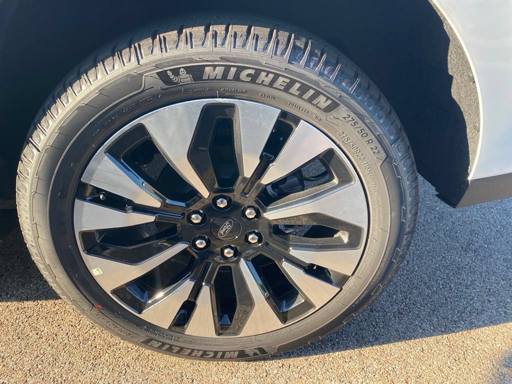New 2027 Ford Expedition Platinum w/ Driver's Package AWD/4WD image 12