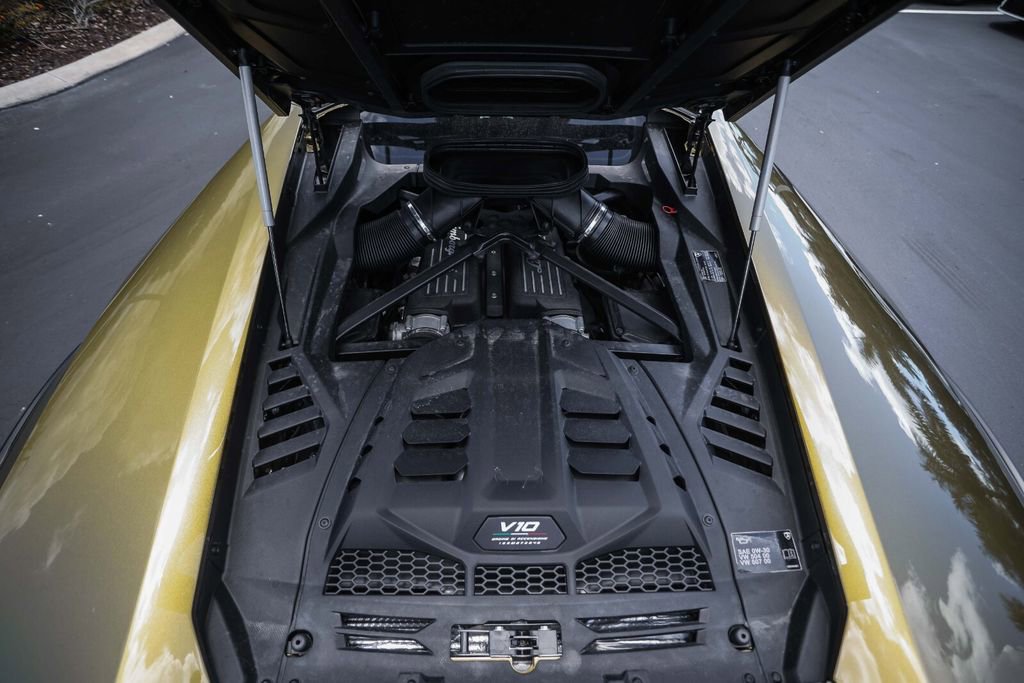 Used 2024 Lamborghini Huracan Sterrato AWD/4WD image 28