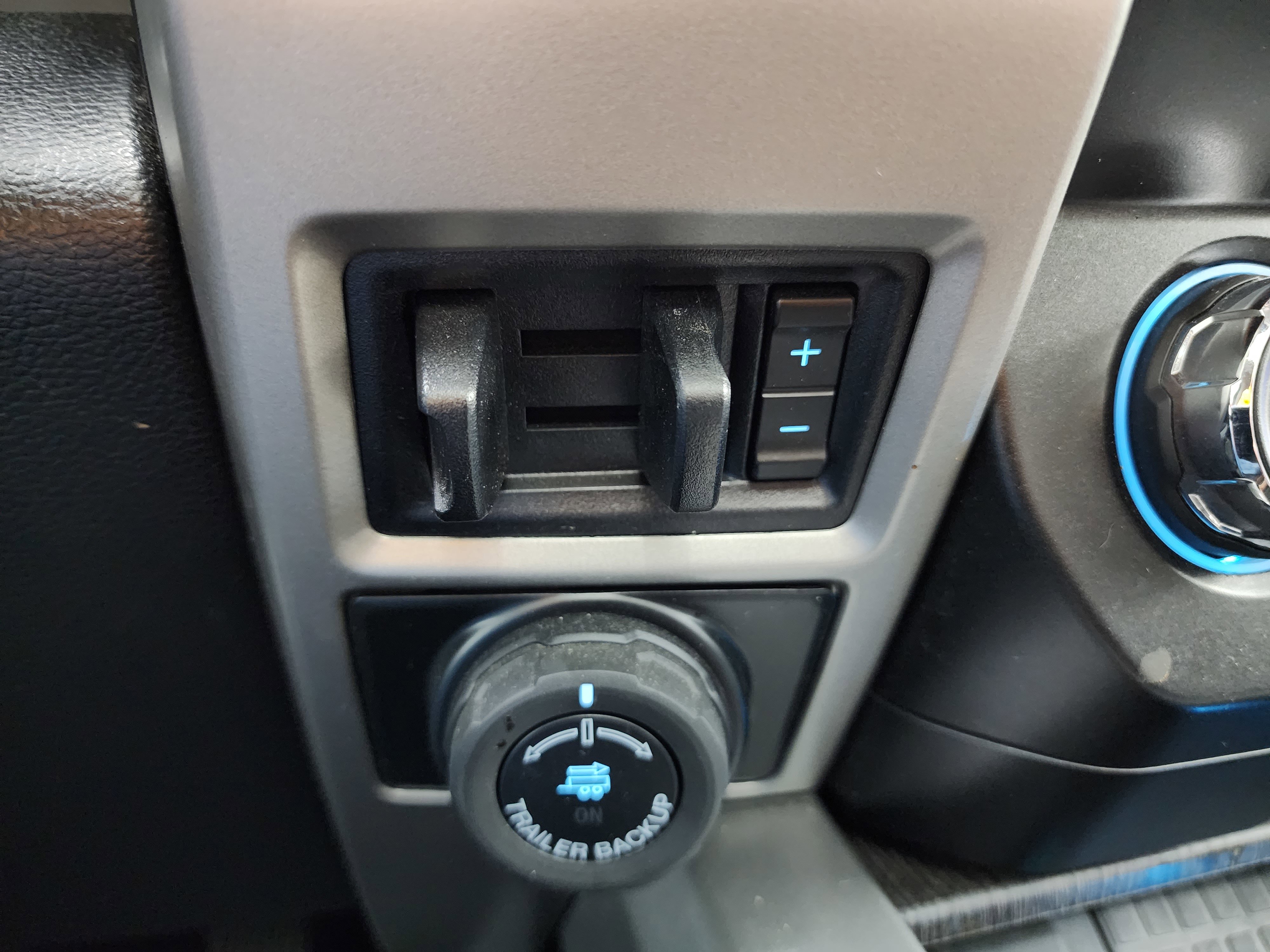 Used 2021 Ford F350 Lariat w/ Lariat Ultimate Package AWD/4WD image 52