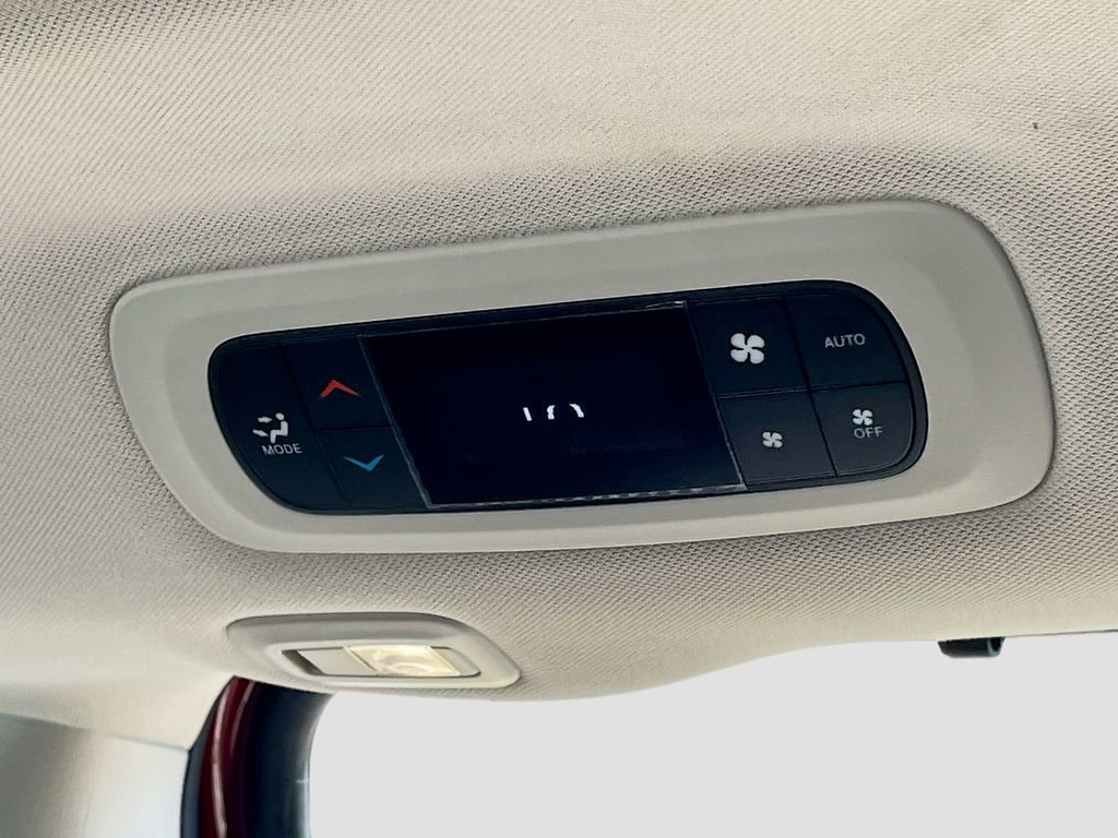 Used 2022 Chrysler Pacifica Limited FWD image 27