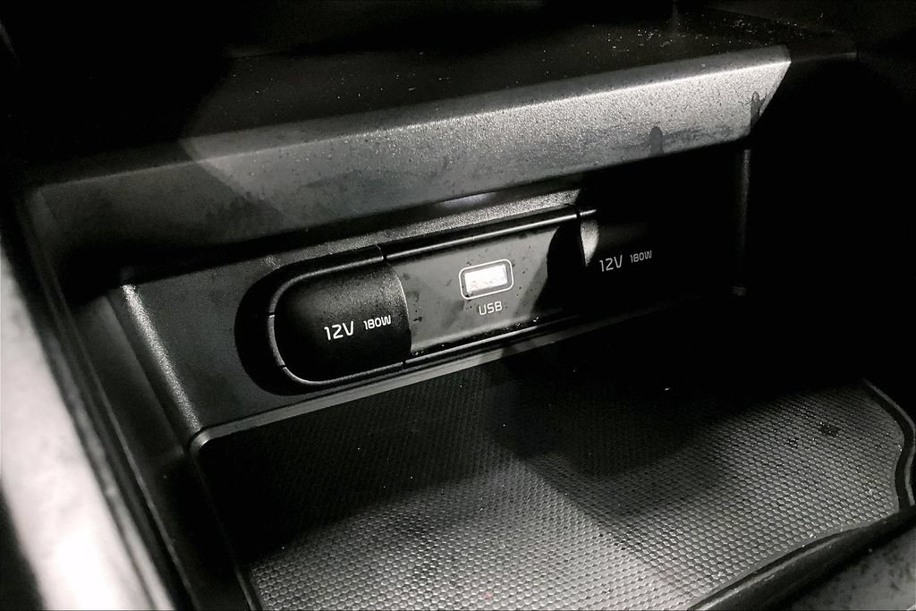 Used 2025 Kia Soul LX w/ LX Technology Package FWD image 29