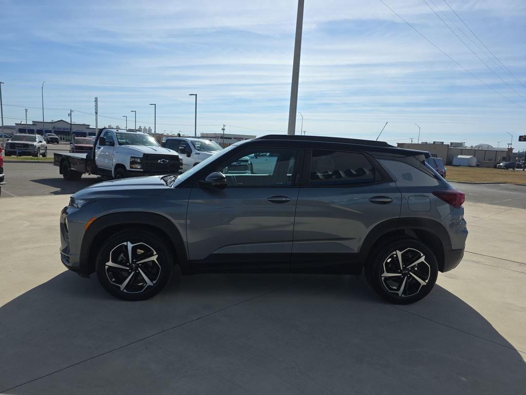 Used 2021 Chevrolet TrailBlazer RS w/ Technology Package image 4
