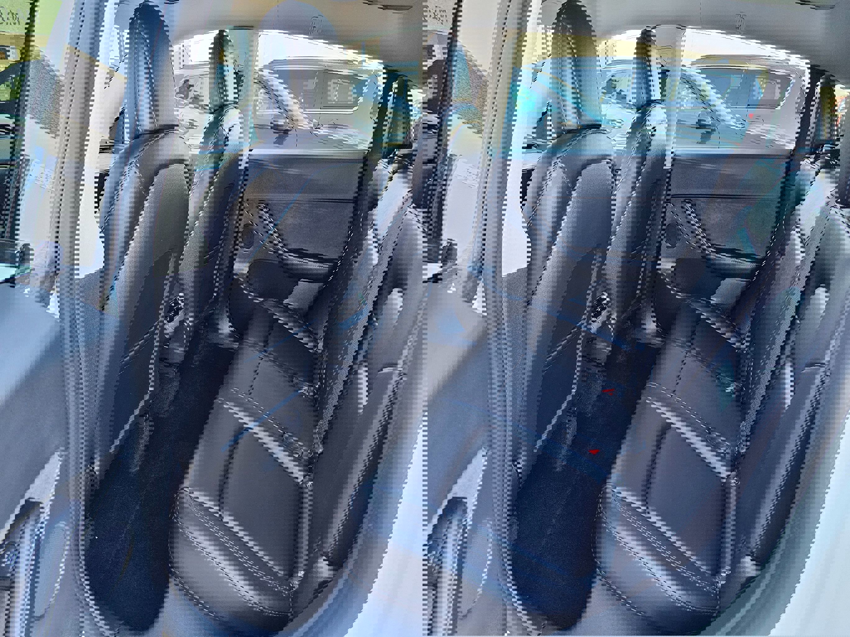 Used 2022 Tesla Model Y Long Range image 21