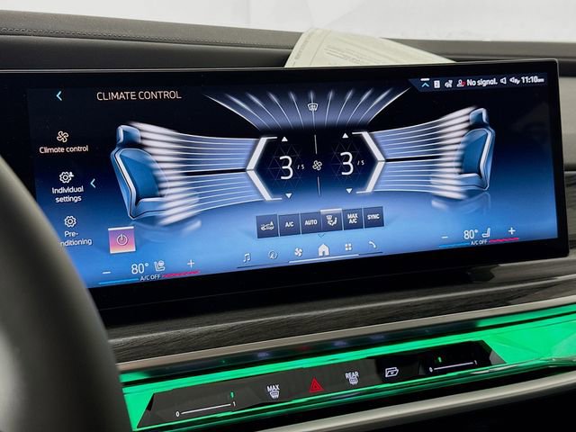Used 2025 BMW 760i xDrive AWD/4WD image 16
