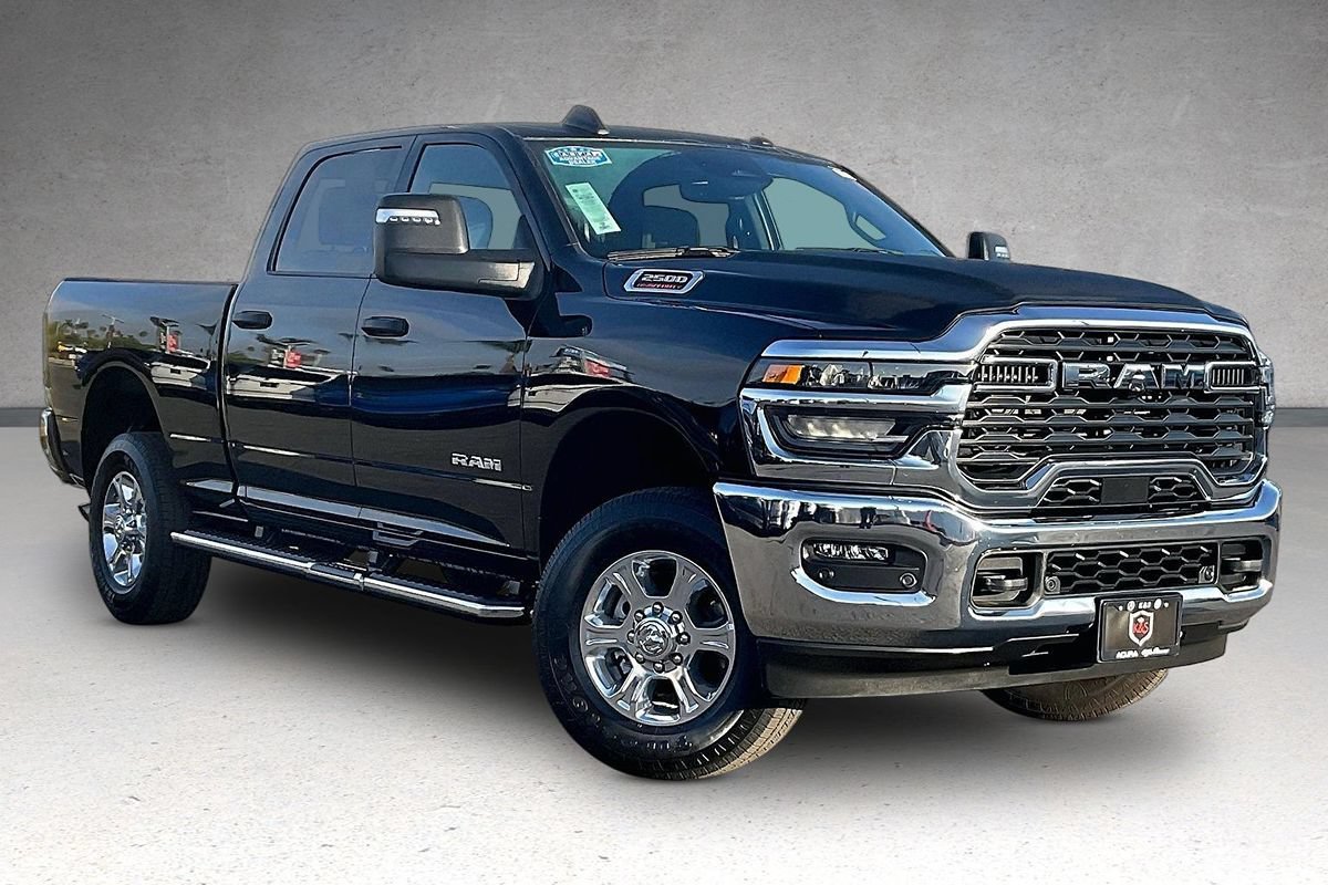 Used 2026 RAM 2500 Big Horn AWD/4WD image 2