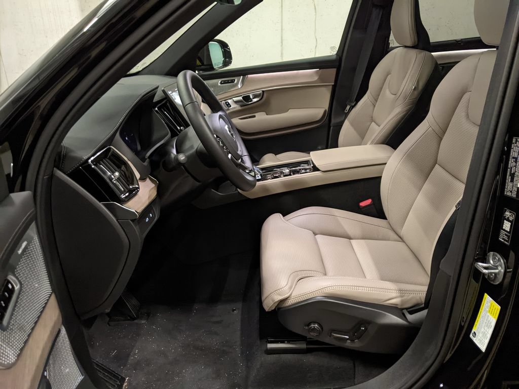 New 2026 Volvo XC90 T8 Ultra w/ Protection Package Premier AWD/4WD image 11