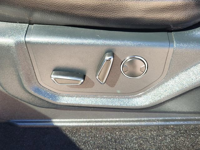 Used 2015 Ford F150 Lariat w/ Equipment Group 502A Luxury image 12