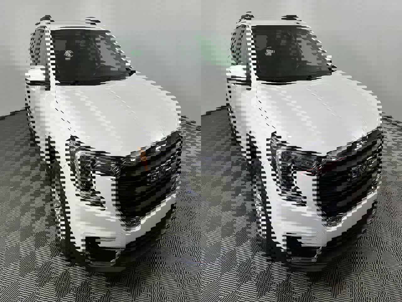 Used 2022 GMC Terrain SLE w/ Driver Convenience Package image 2