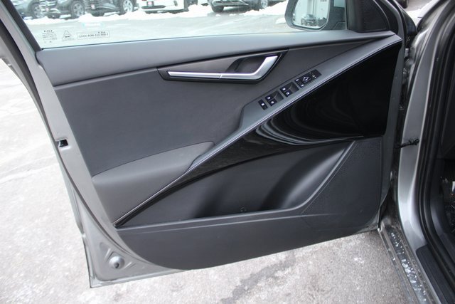 Used 2023 Kia Niro EX image 13