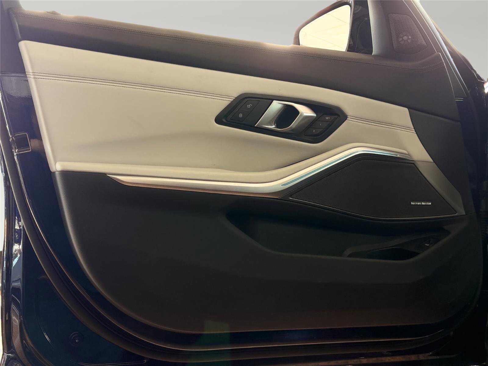 Used 2025 BMW M3 Competition w/ Executive Package image 25