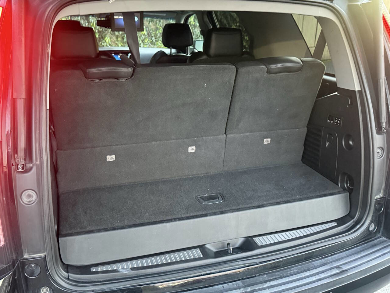 Used 2015 Cadillac Escalade Luxury image 11