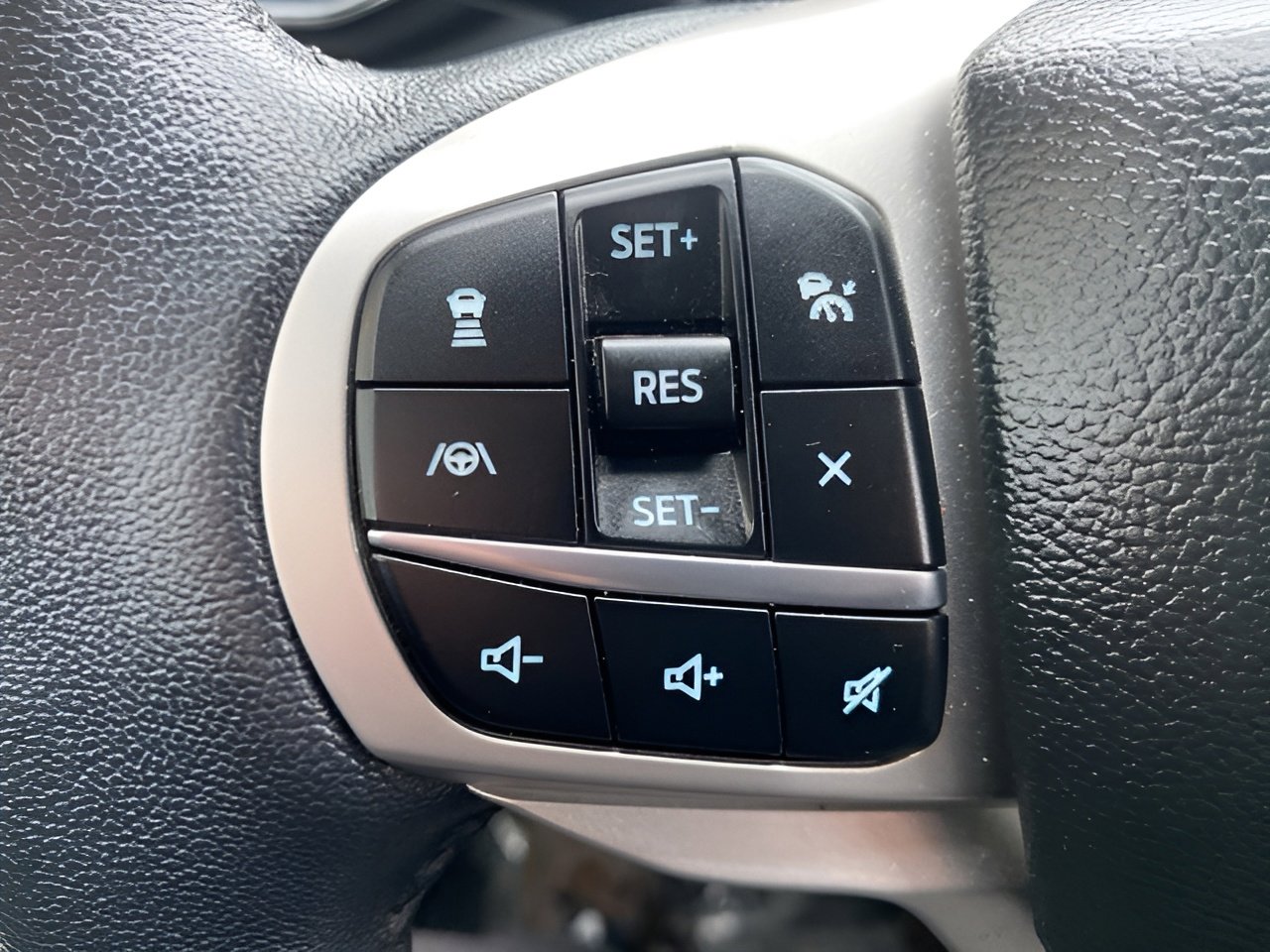 Used 2023 Ford Explorer XLT w/ Equipment Group 202A image 44