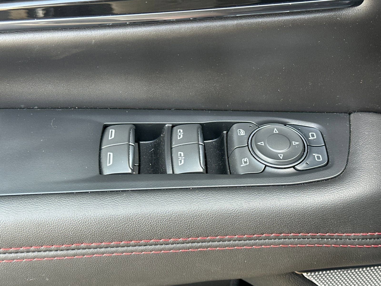 Used 2025 GMC Yukon AT4 Ultimate w/ LPO, Floor Liner Package AWD/4WD image 11