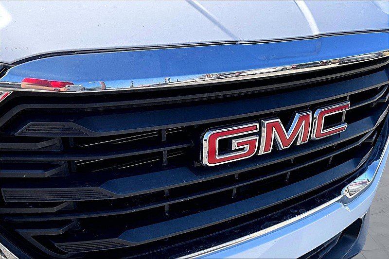 Used 2024 GMC Terrain SLE image 52