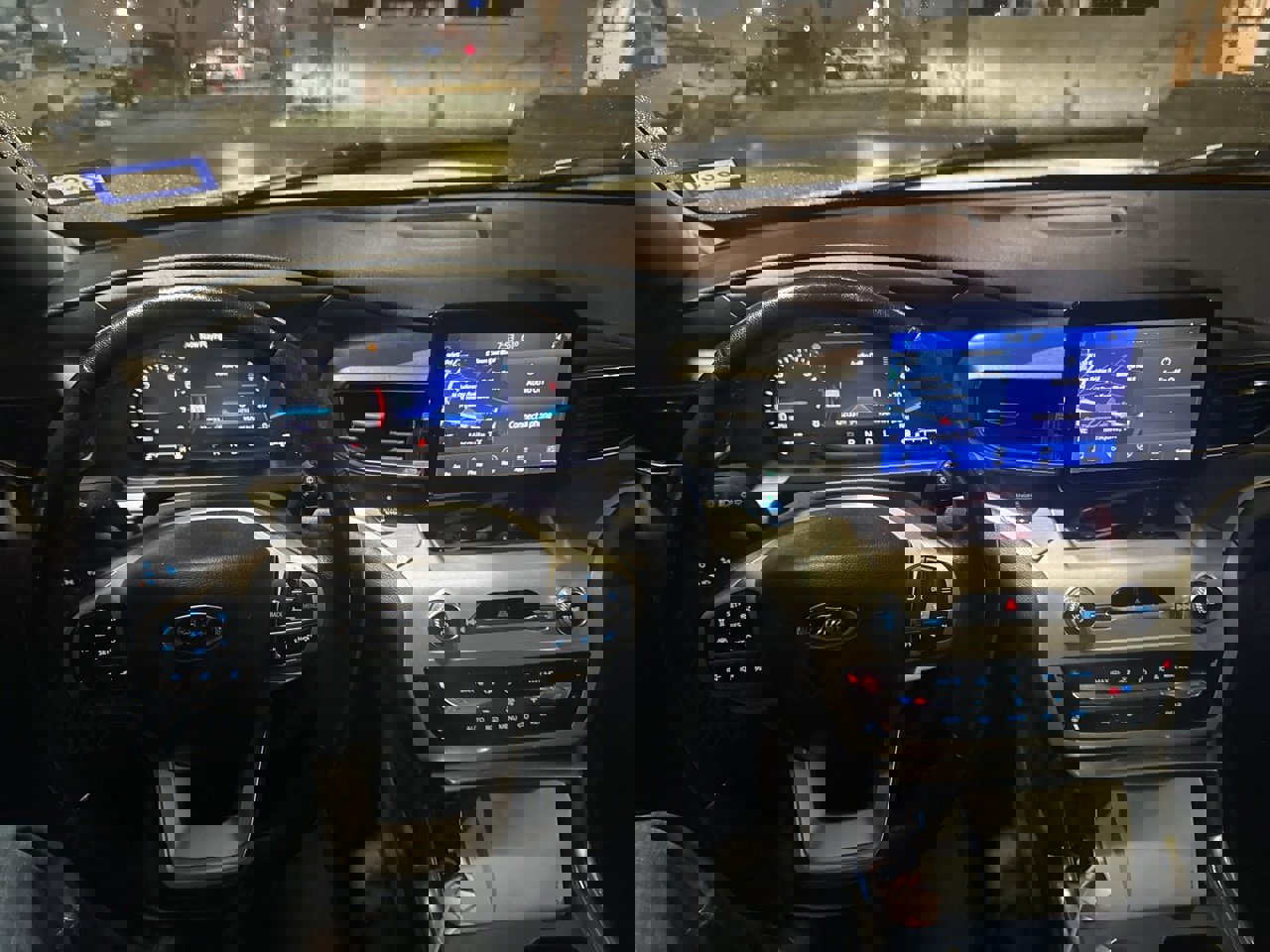 Used 2021 Ford Explorer XLT w/ Equipment Group 202A image 11