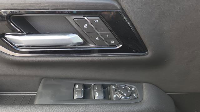 New 2026 GMC Yukon Denali w/ Sun & Power Step Package image 31