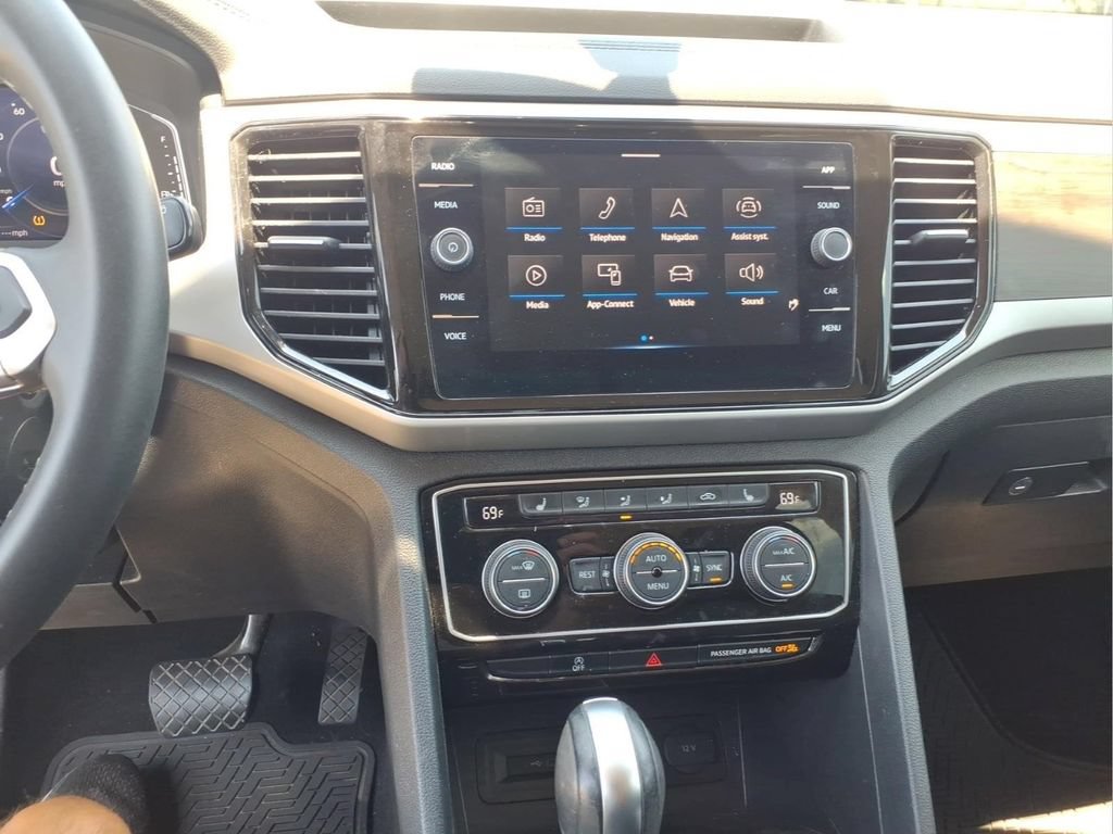 Used 2023 Volkswagen Atlas SE FWD image 17
