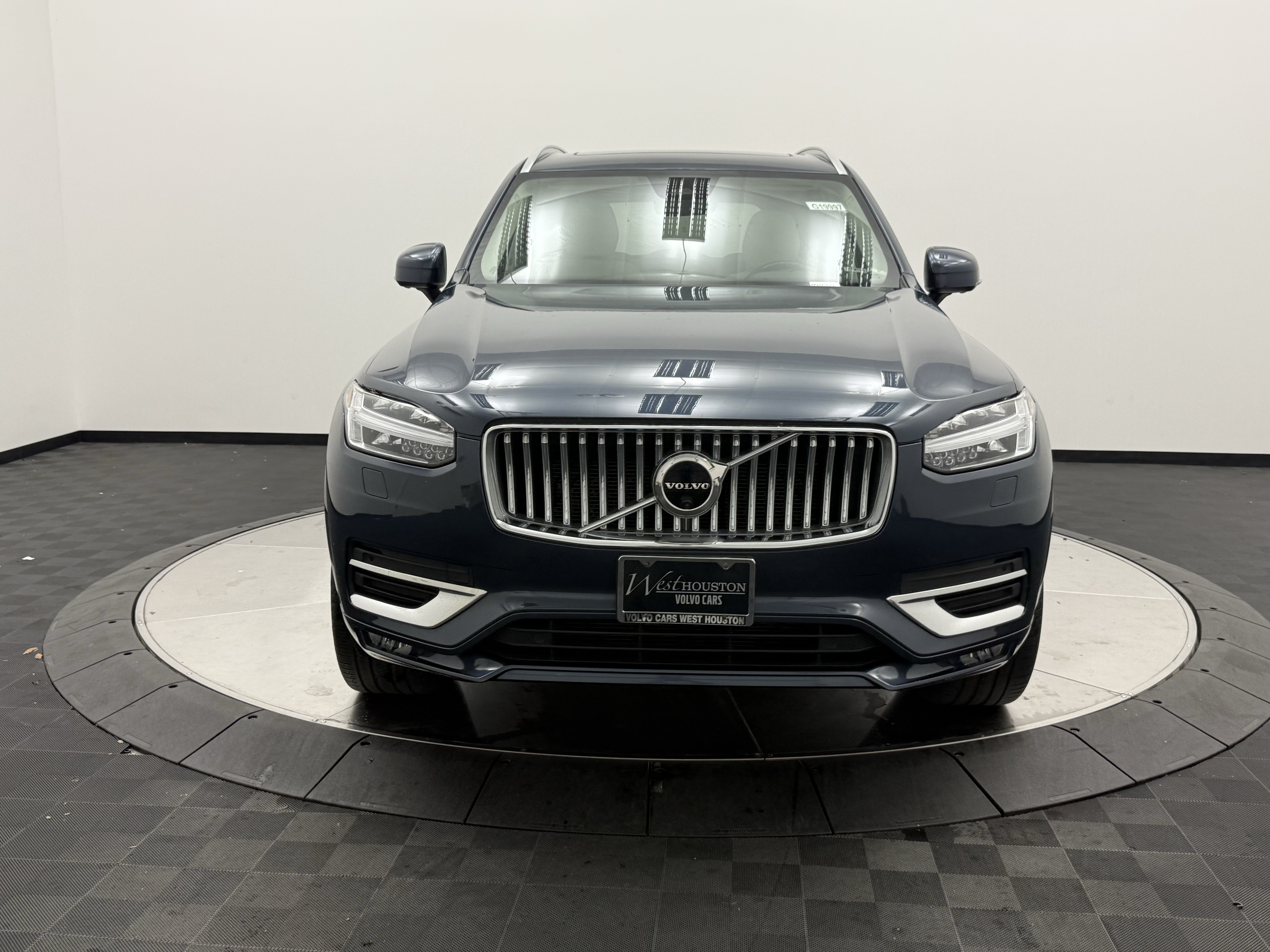 Certified 2023 Volvo XC90 B6 Plus w/ Protection Package Premier AWD/4WD image 3