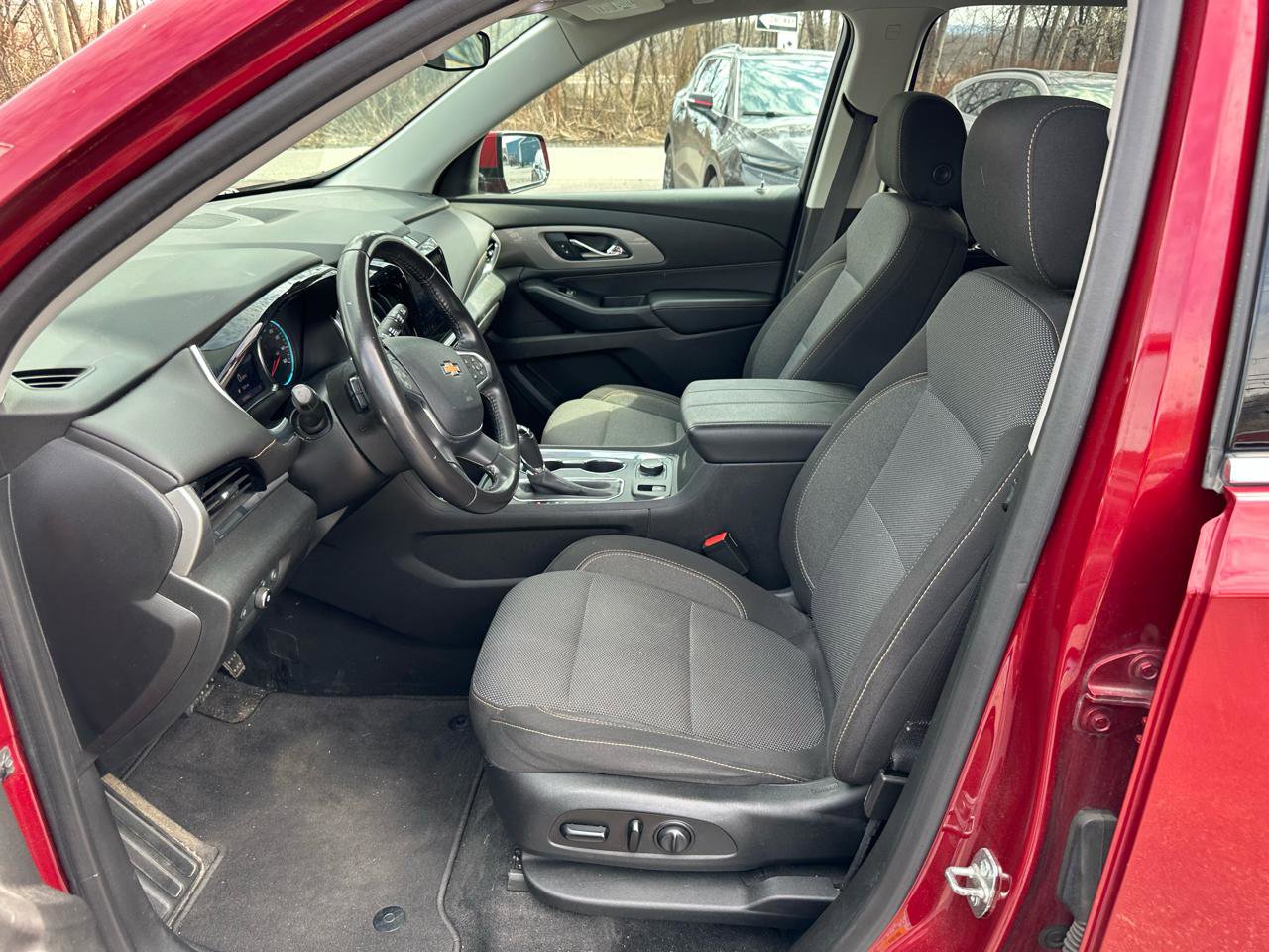 Used 2020 Chevrolet Traverse LT AWD/4WD image 10