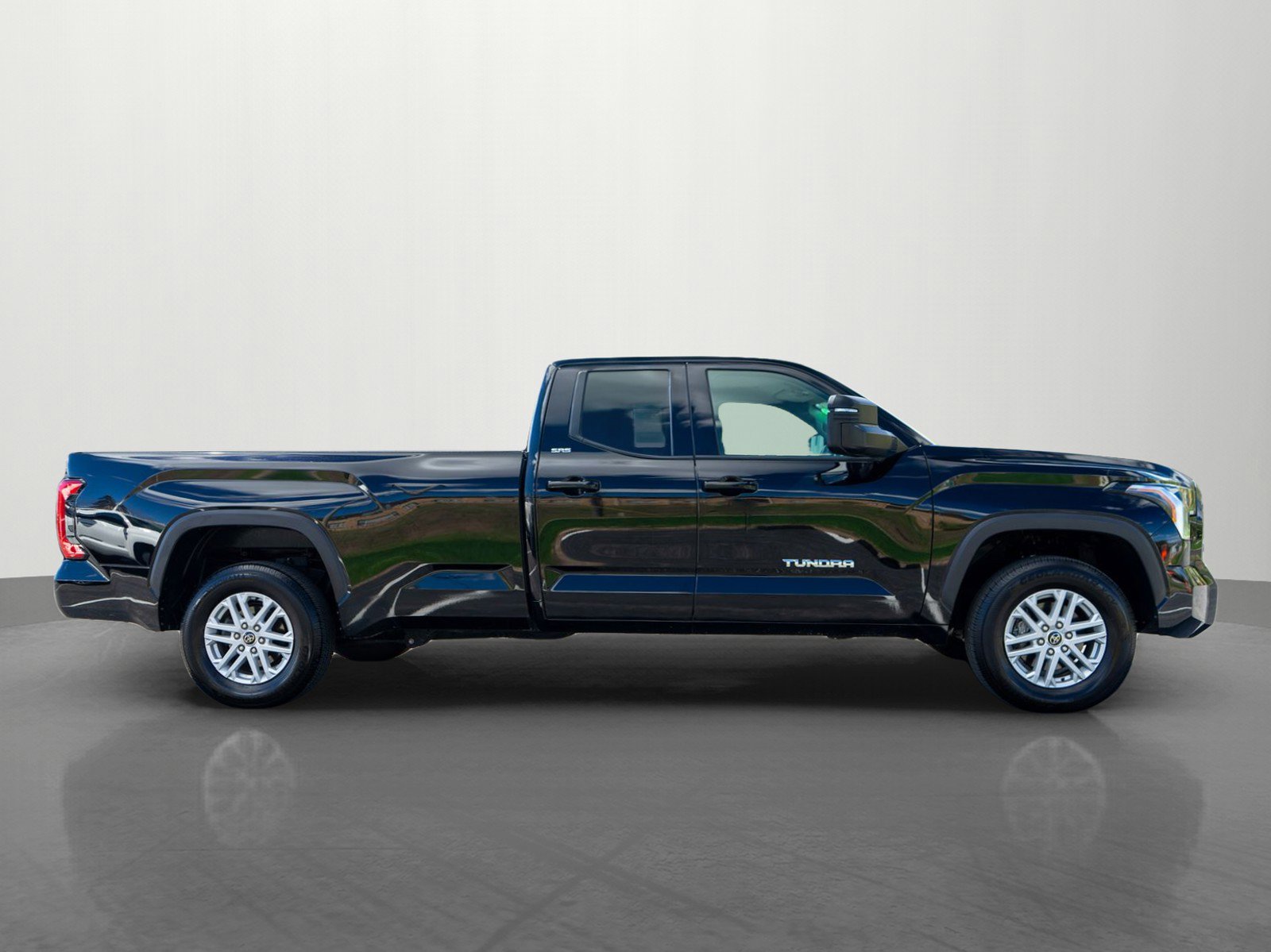 Used 2023 Toyota Tundra SR5 w/ SR5 Premium Package AWD/4WD image 8