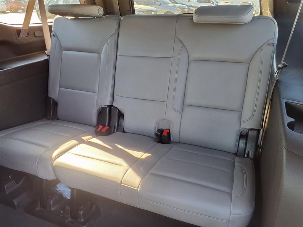 Used 2021 Chevrolet Suburban Z71 w/ Luxury Package image 13