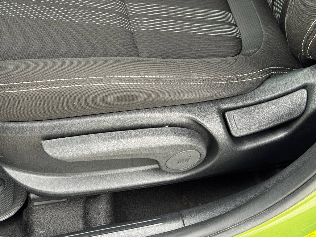 Used 2022 Hyundai Venue SEL w/ Cargo Package image 13