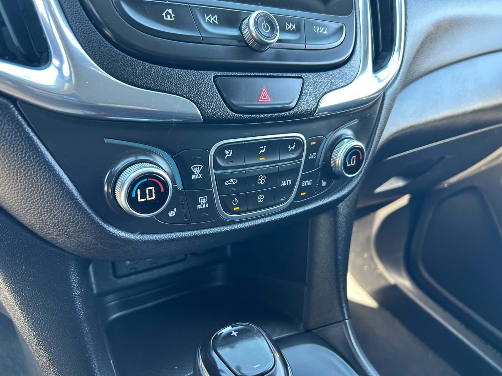 Used 2019 Chevrolet Equinox LT image 12