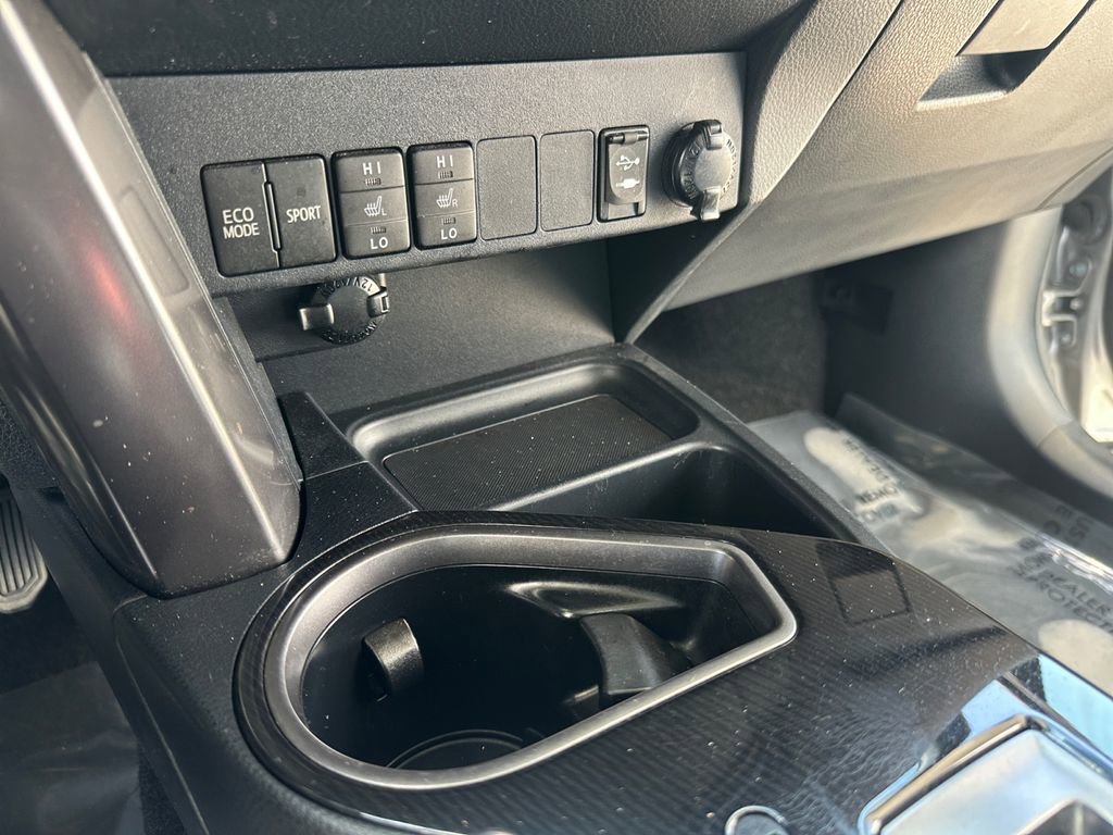 Used 2018 Toyota RAV4 SE w/ Power Extra Value Package FWD image 19