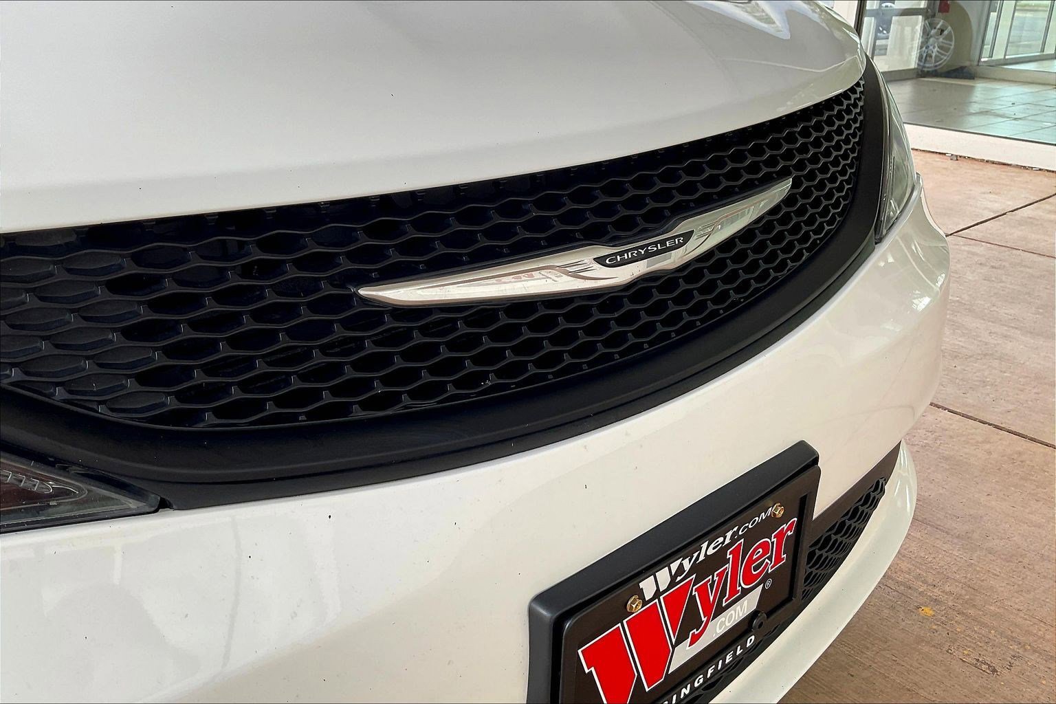 Used 2023 Chrysler Voyager LX FWD image 30