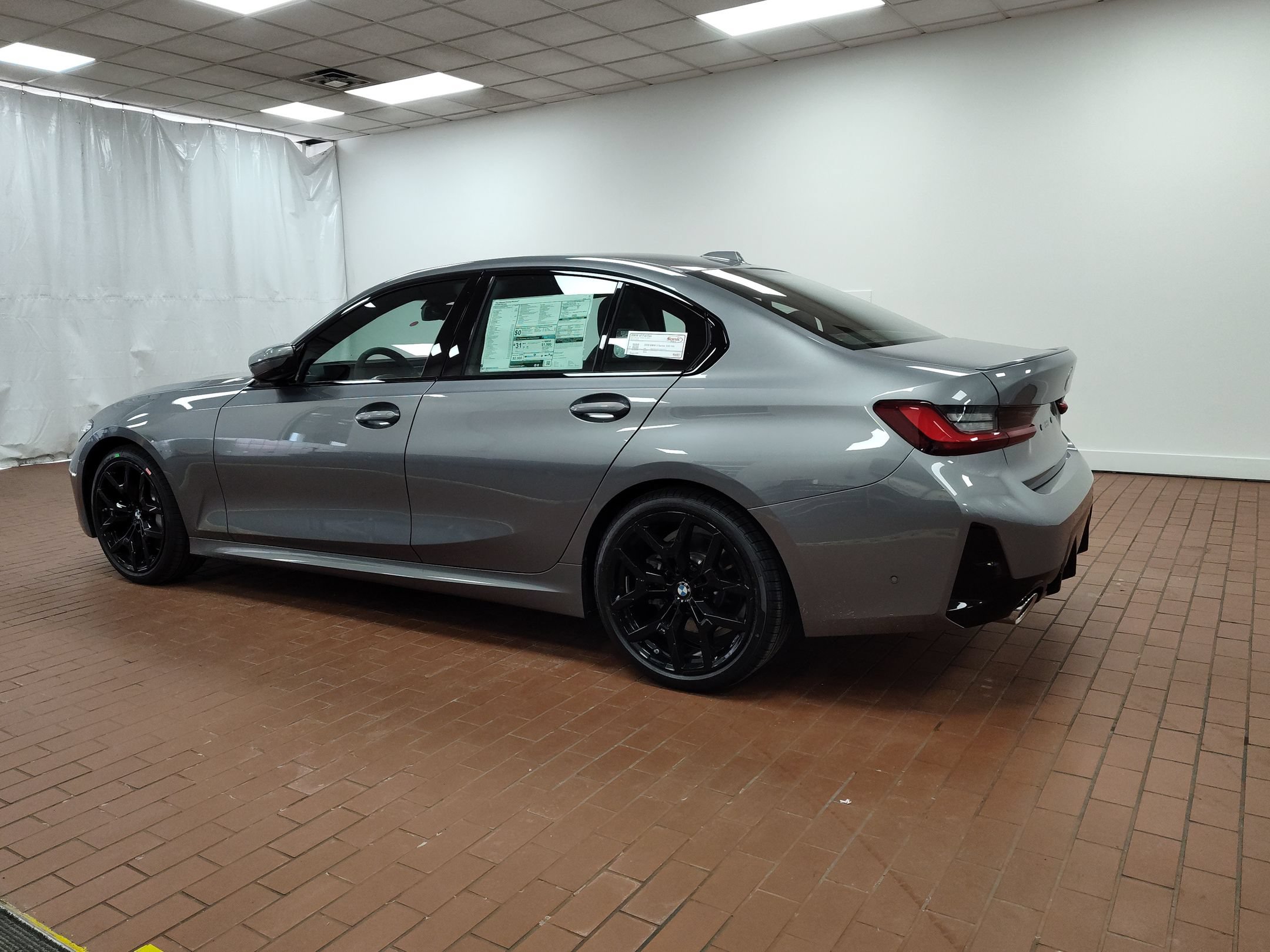 Used 2026 BMW 330i Sedan w/ M Sport Package RWD image 3