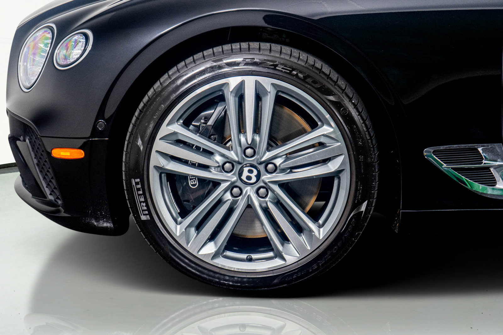 Used 2023 Bentley Continental GT V8 image 20