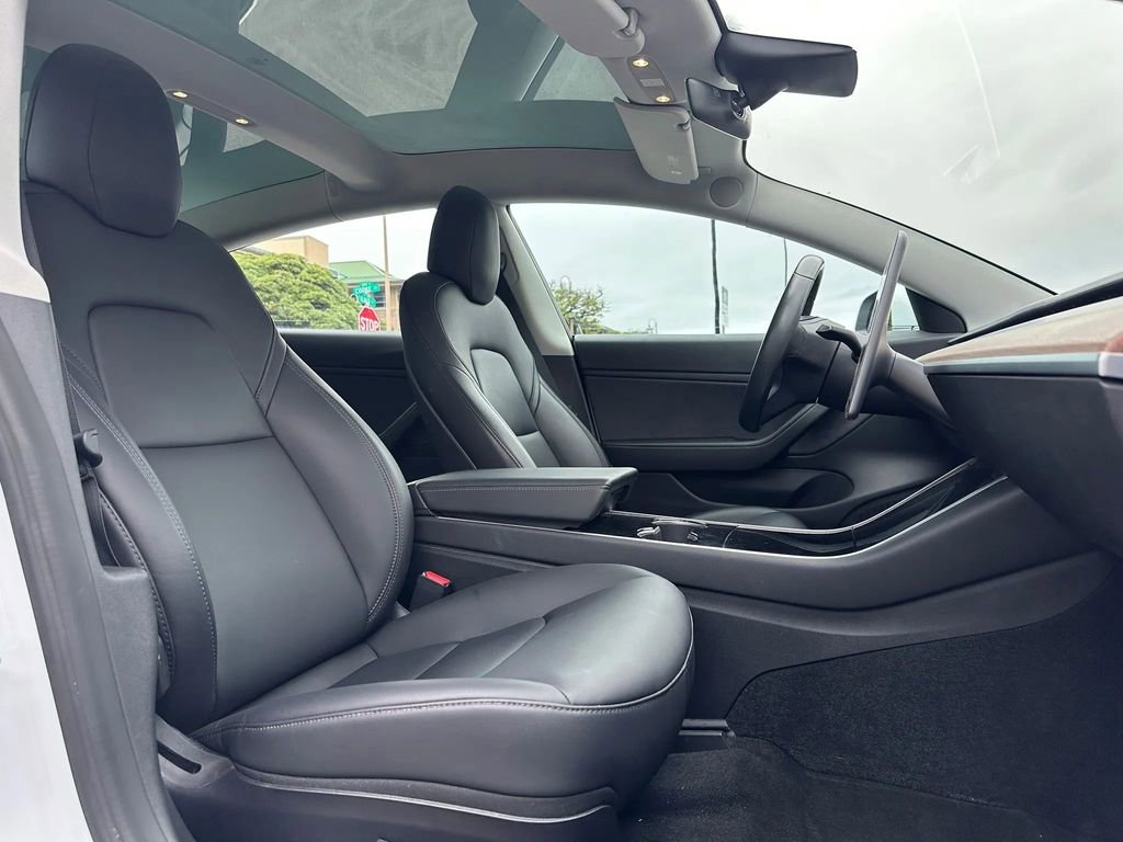 Used 2018 Tesla Model 3 Mid Range image 9