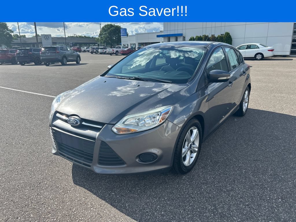 Used 2014 Ford Focus SE w/ SE Winter Package FWD image 4