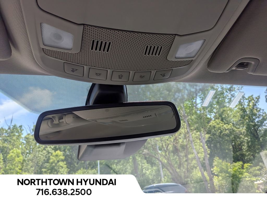 Used 2020 Ford Fusion SE FWD image 24