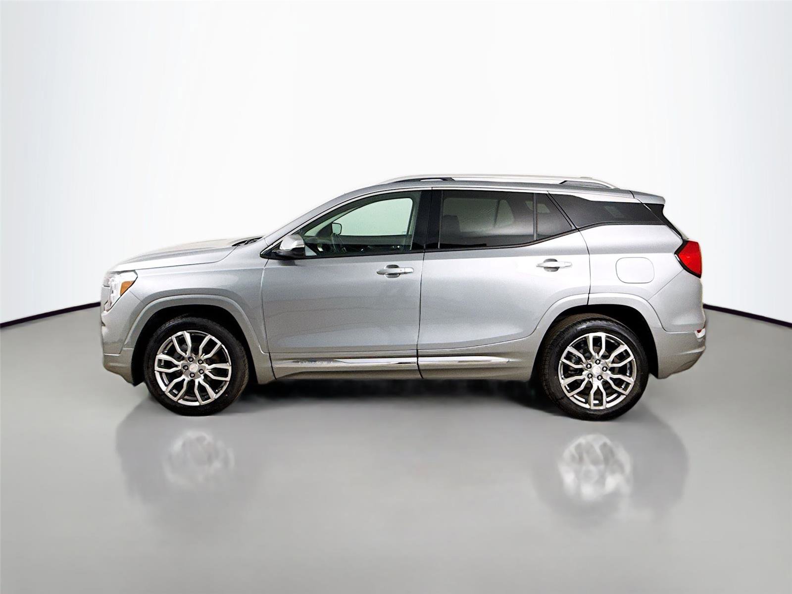 Used 2023 GMC Terrain Denali w/ LPO, Floor Liner Package image 4