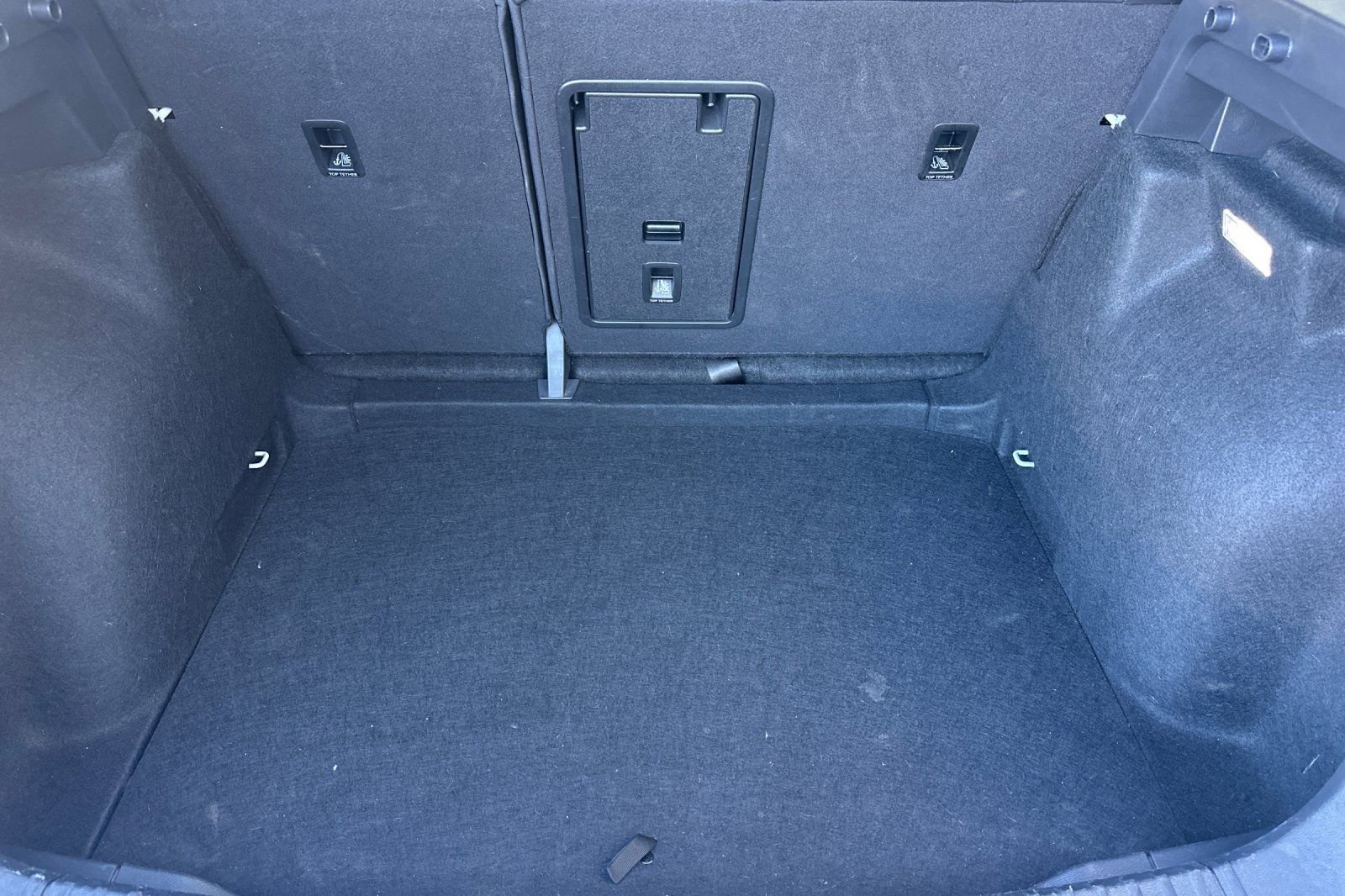 Used 2024 Volkswagen Taos SE image 19