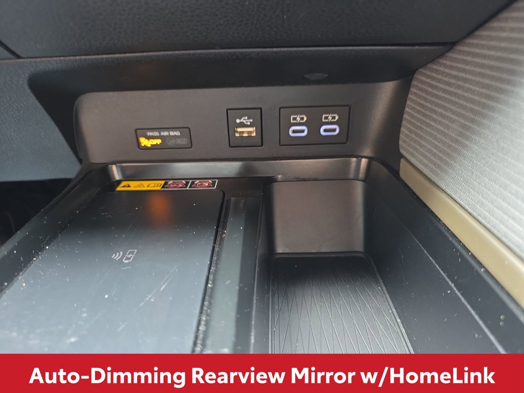 Used 2025 Toyota Camry SE w/ Convenience Package FWD image 29