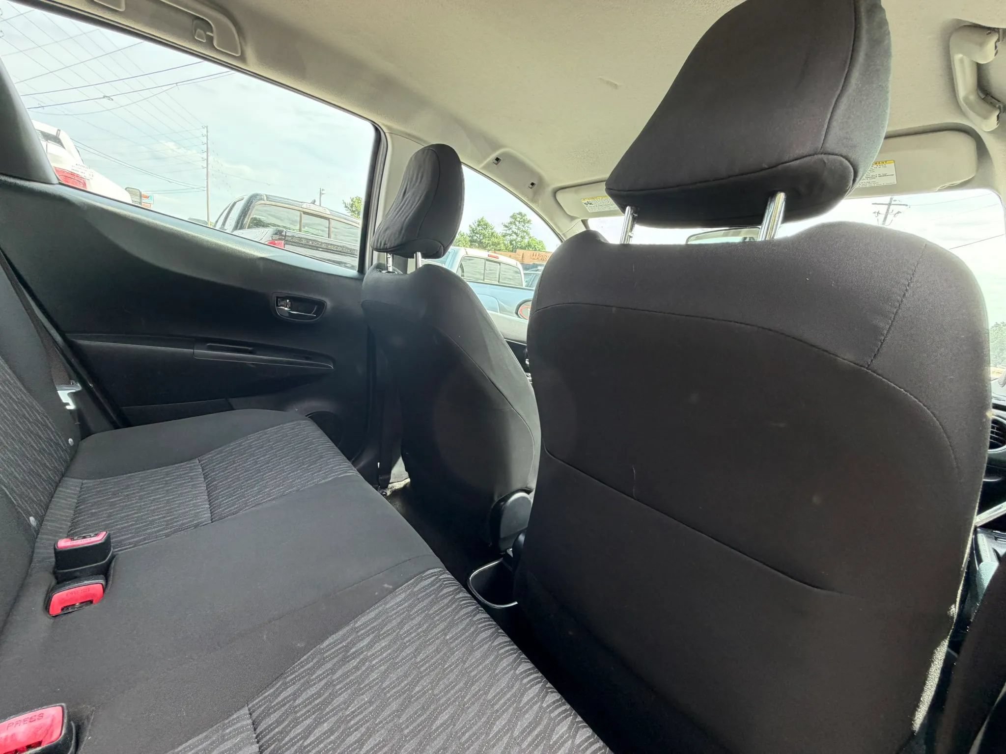Used 2014 Toyota Yaris LE FWD image 23
