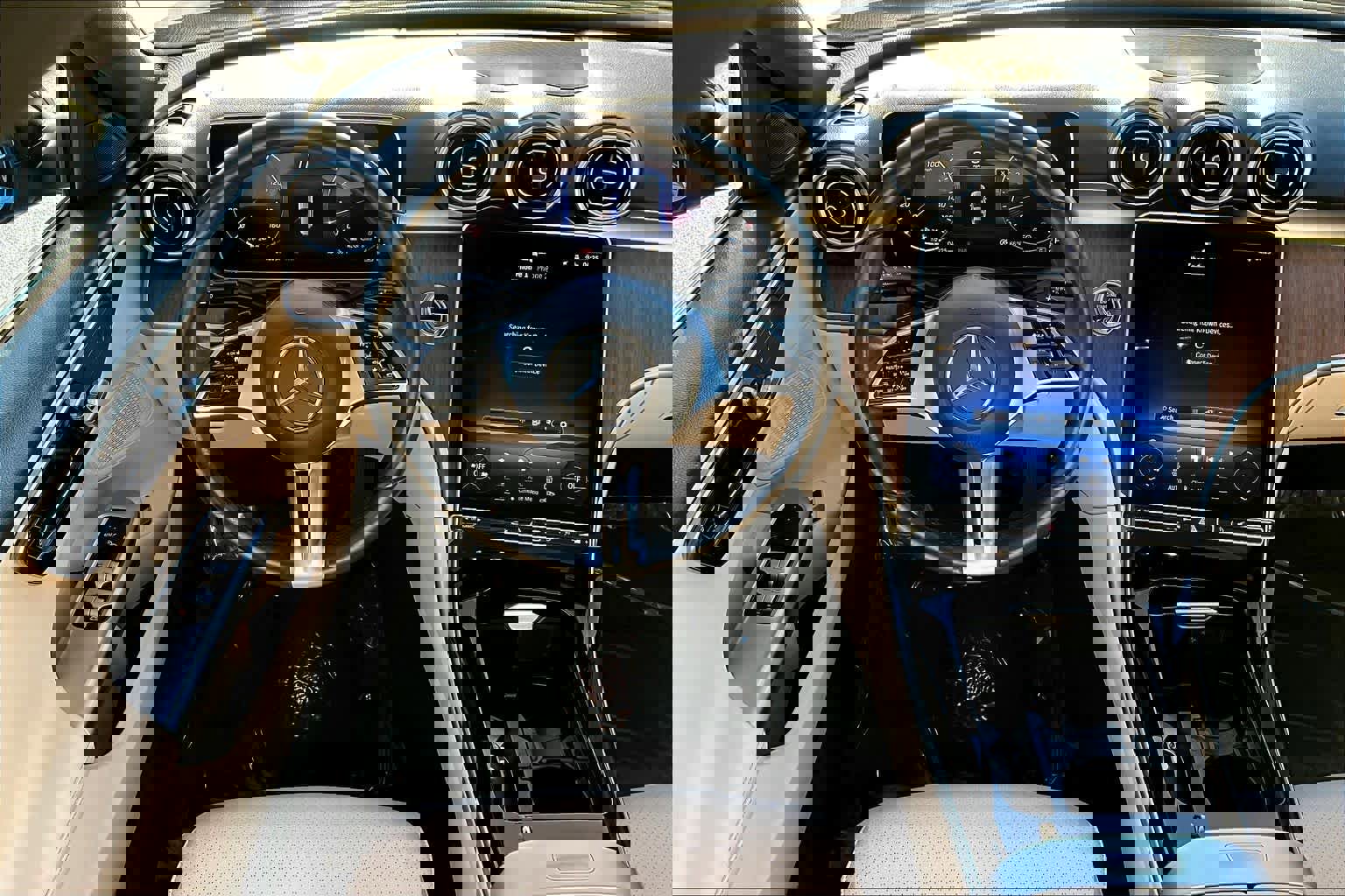 Used 2022 Mercedes-Benz C 300 4MATIC Sedan image 5