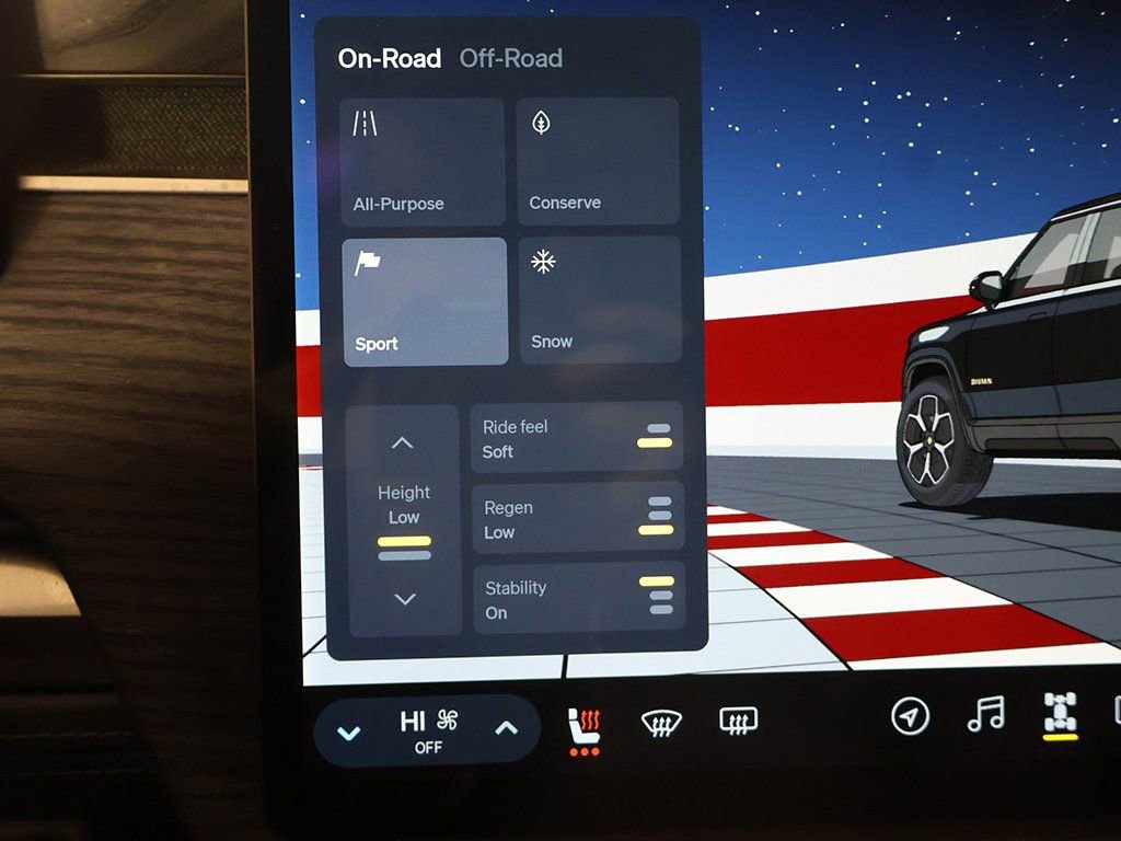 Used 2024 Rivian R1S Adventure image 52