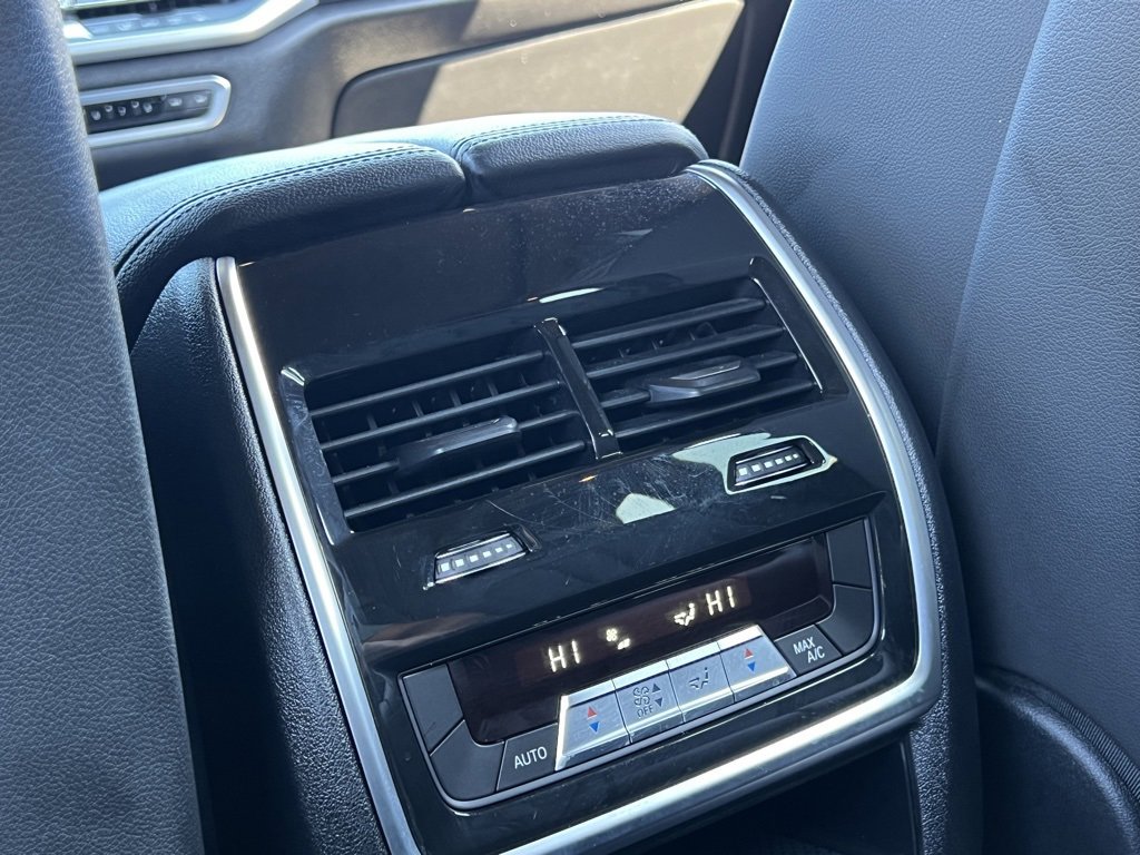 Used 2022 BMW X5 xDrive40i w/ Parking Assistance Package image 18