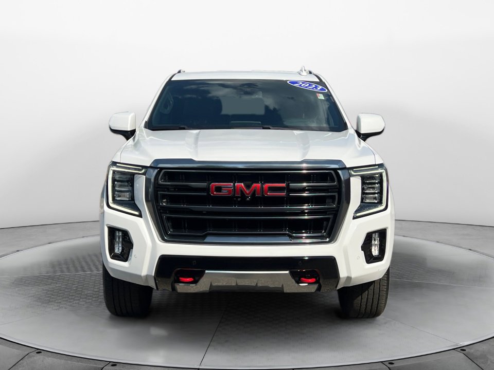 Used 2023 GMC Yukon AT4 w/ Technology Package AWD/4WD image 2